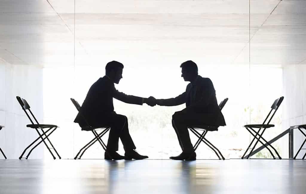 ¿SOCIEDAD CON EL MERCADO?